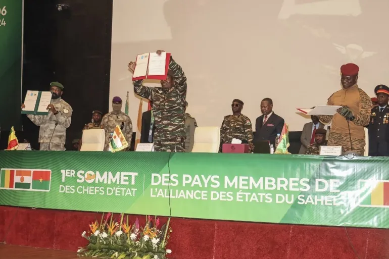 KTT pertama Aliansi Negara-Negara Sahel, yang mencakup Burkina Faso, Mali, dan Niger, yang telah mengumumkan penarikannya dari Mahkamah Pidana Internasional (AFP).