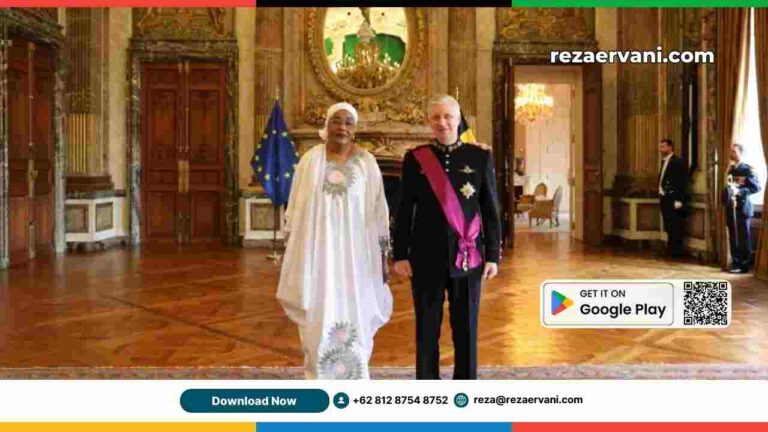 Mantan duta besar Guinea untuk Brussel, Aissata Doukouré, bersama Raja Belgia Philippe (Istana Kerajaan Belgia)