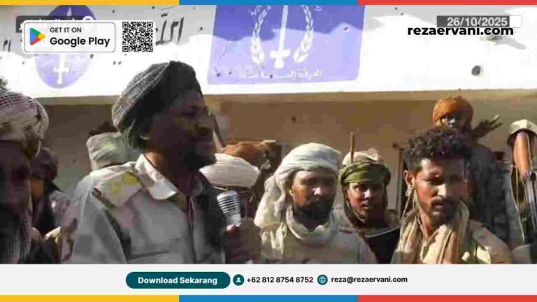 Komandan pemberontak Abdul-Rahim Dagalo berbicara kepada pasukannya di markas Garnisun Infanteri Keenam di El-Fasher (pemberontak).