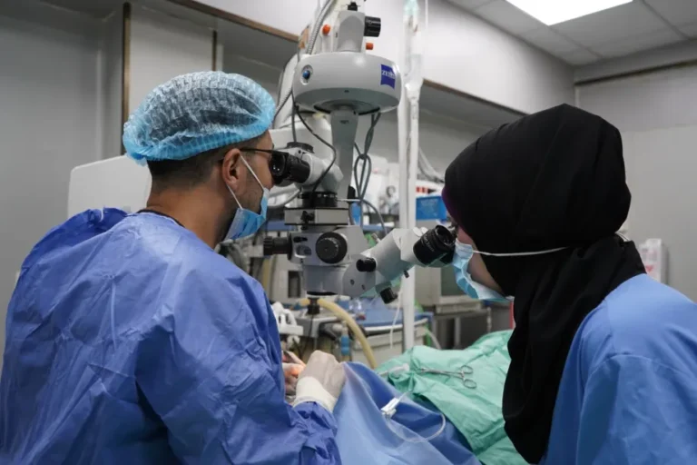 AA-20250809-38784946-38784930-GAZAS_MEDICAL_WORKERS_STRUGGLE_UNDER_UNPRECEDENTED_PRESSURE