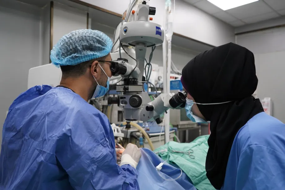 AA-20250809-38784946-38784930-GAZAS_MEDICAL_WORKERS_STRUGGLE_UNDER_UNPRECEDENTED_PRESSURE