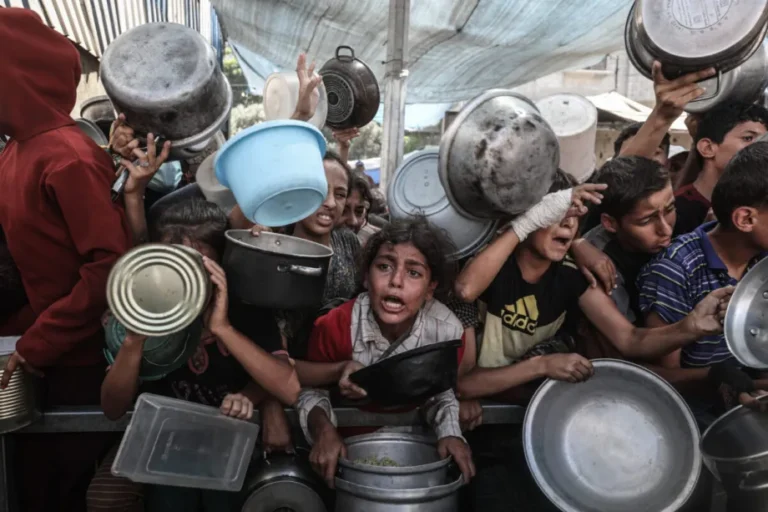 AA-20250910-39074450-39074429-FOOD_DISTRIBUTION_TO_PALESTINIANS_IN_GAZA-1-scaled-e1758107396734