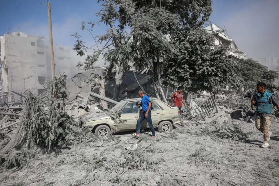 AA-20250913-39105034-39105018-ISRAELI_ATTACK_ON_THE_RIMAL_NEIGHBORHOOD_OF_GAZA-1-scaled-e1757928024666