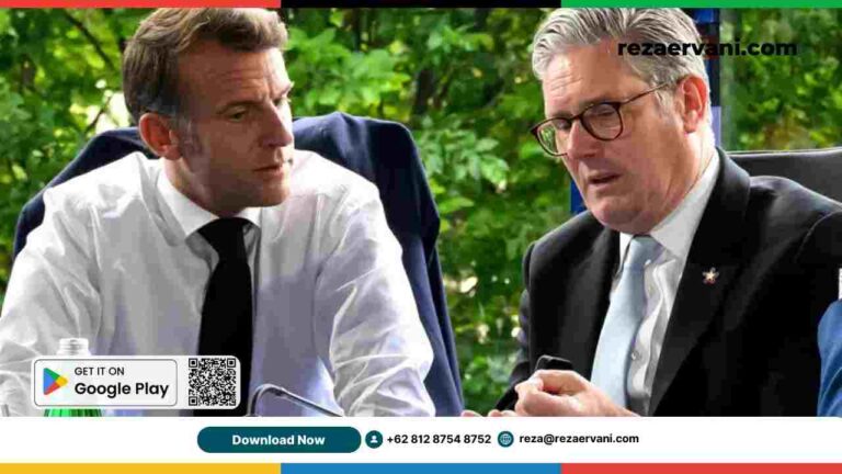 Presiden Prancis Emmanuel Macron (kiri) dan Perdana Menteri Inggris Keir Starmer (Reuters)