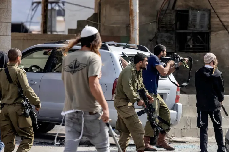 Pemukim Israel Serang Kendaraan Warga Palestina